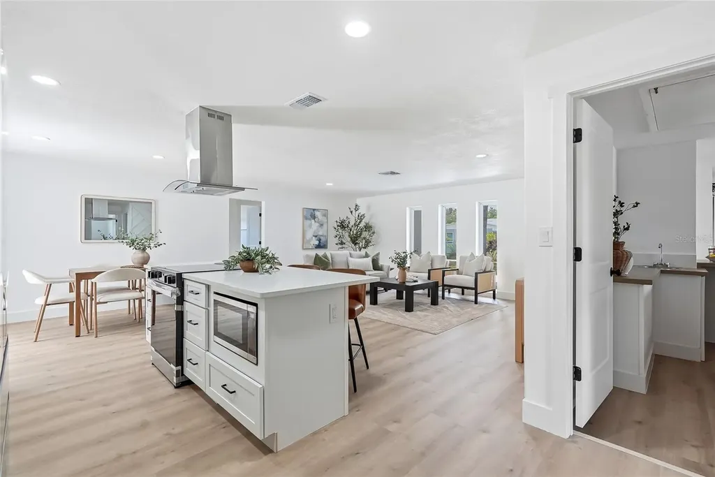 6419 Pelican Drive S St Petersburg FL 33707