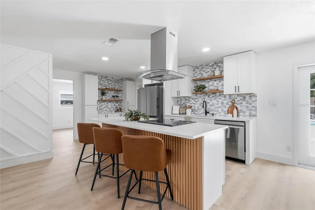 6419 Pelican Drive S St Petersburg FL 33707