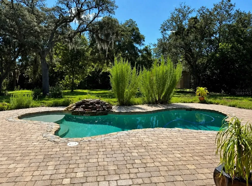 1521 Shadow Pines Drive New Smyrna Beach FL 32168