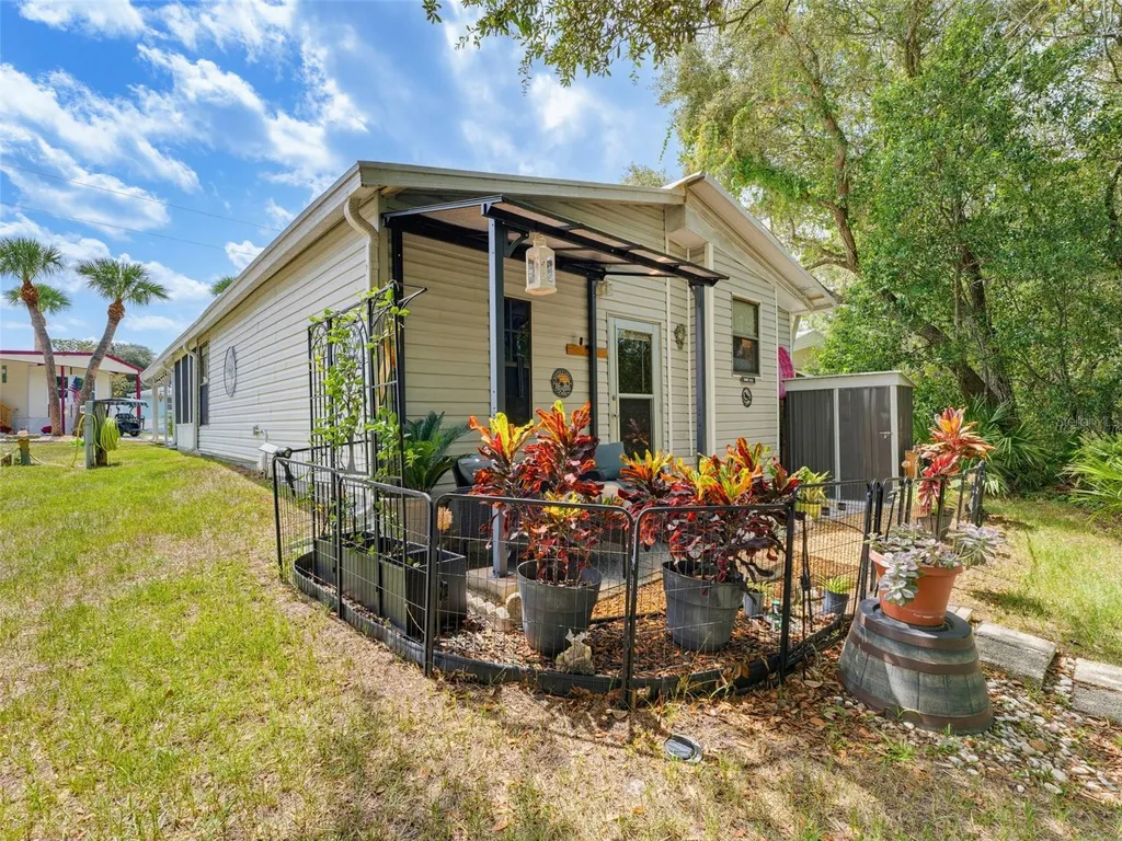 9528 Gray Fox Drive Weeki Wachee FL 34613