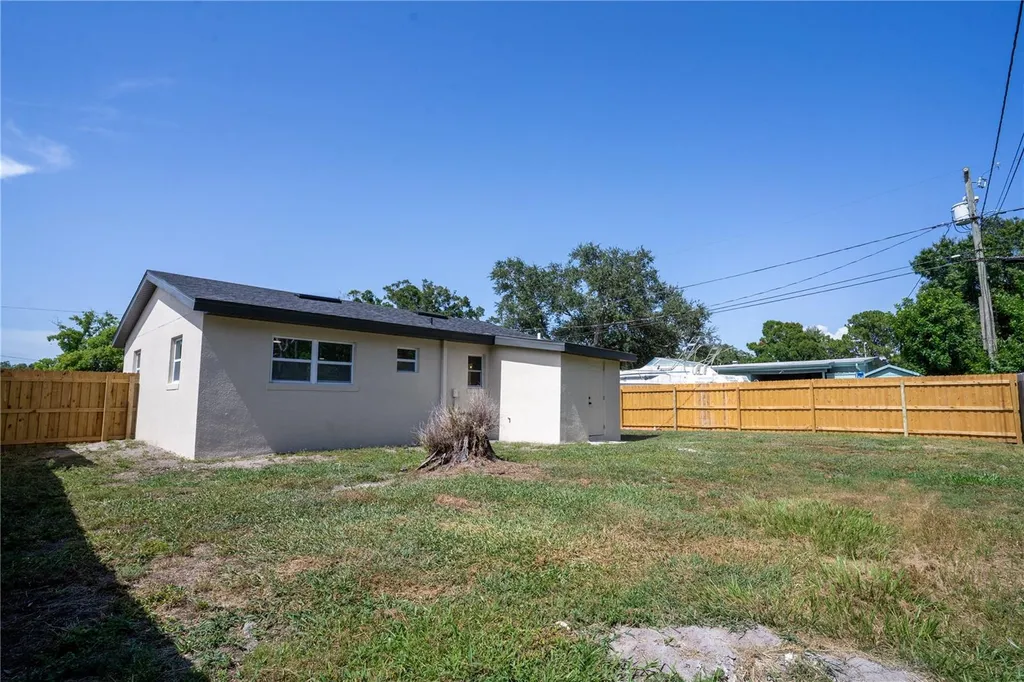 5460 77th Avenue N Pinellas Park FL 33781