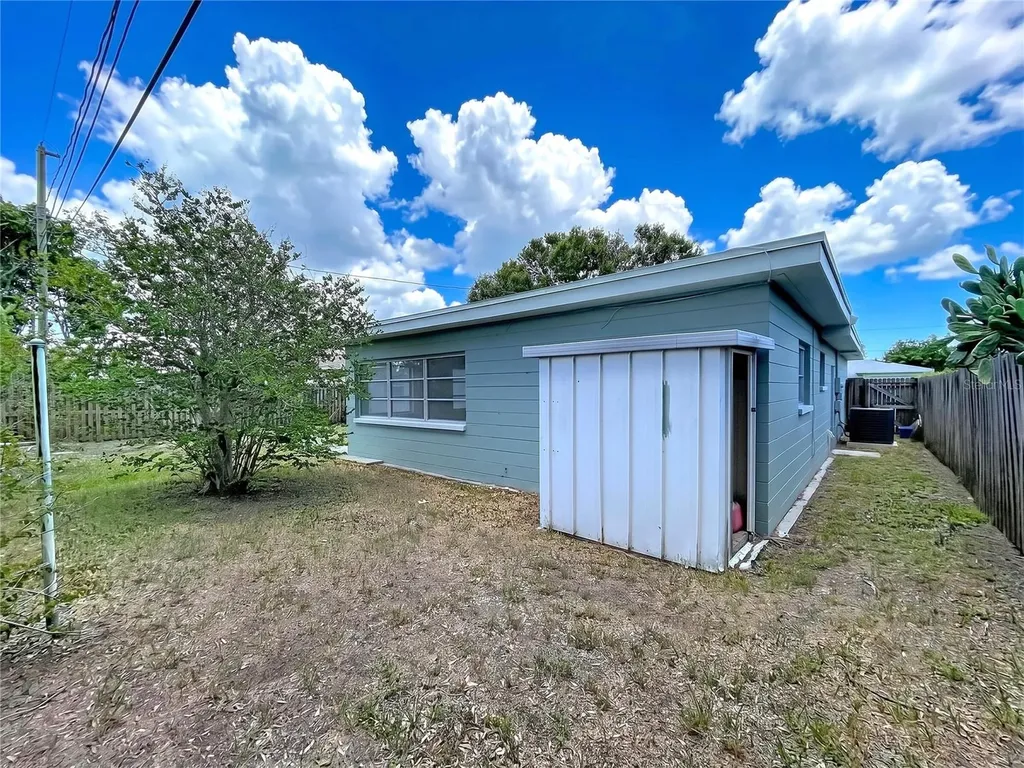 9813 51st Avenue N St Petersburg FL 33708