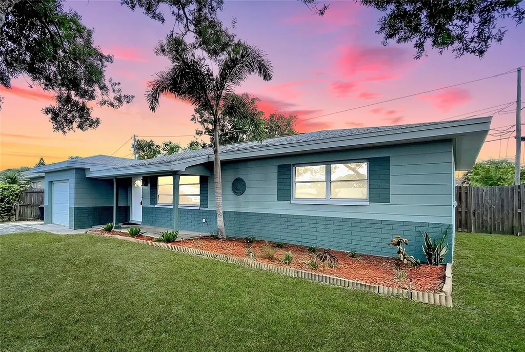 9813 51st Avenue N St Petersburg FL 33708