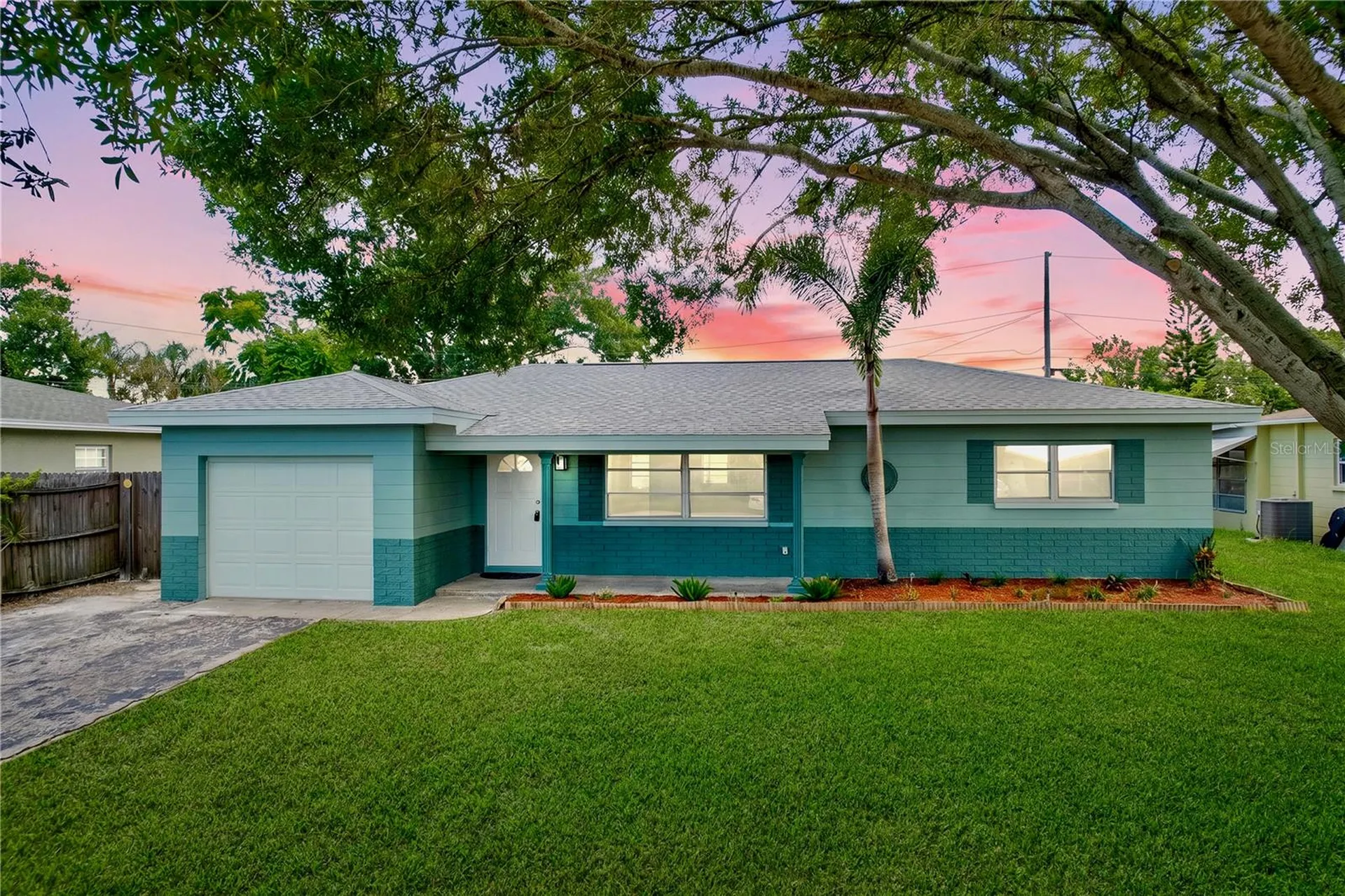 9813 51st Avenue N St Petersburg FL 33708