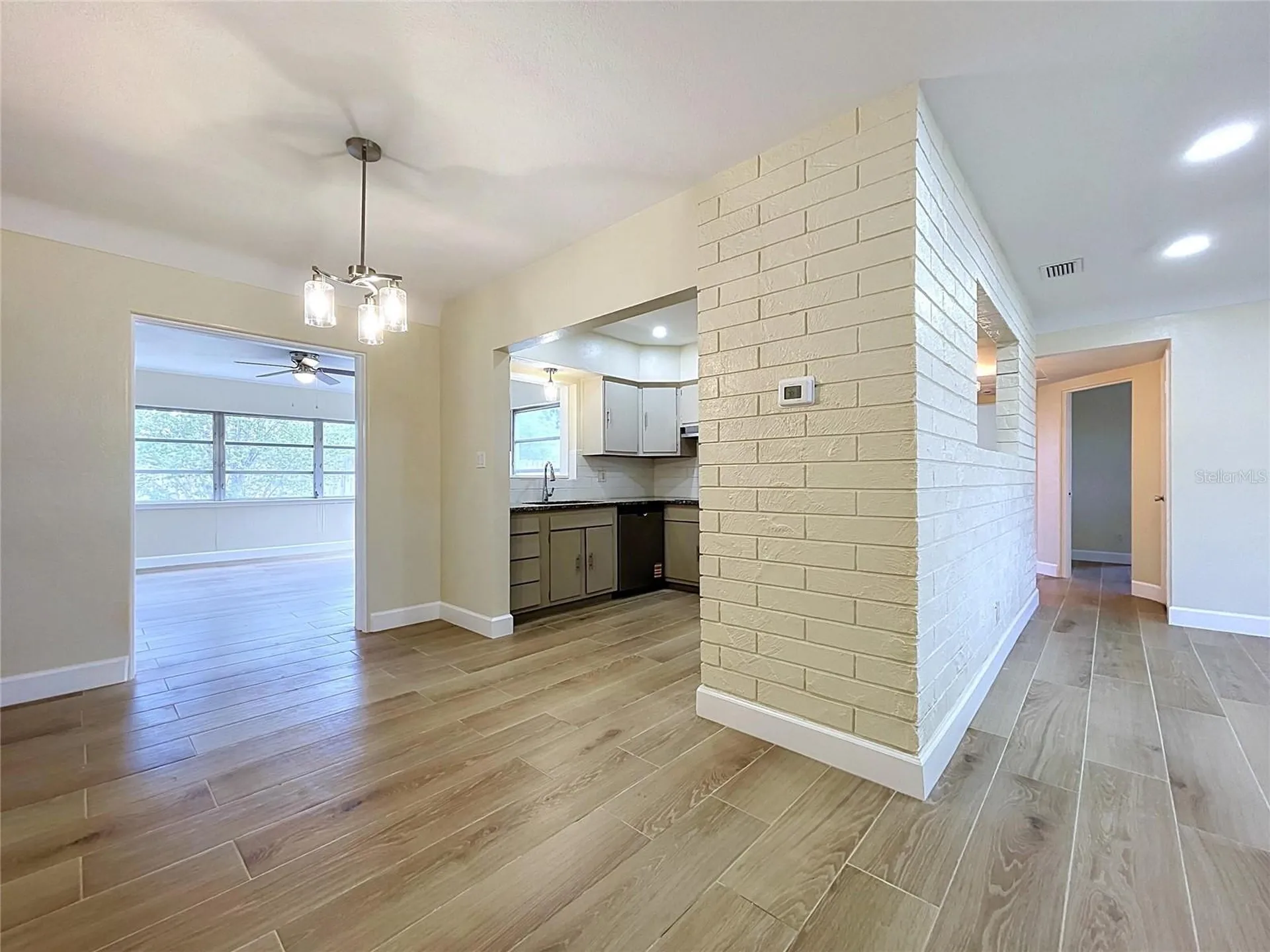 9813 51st Avenue N St Petersburg FL 33708