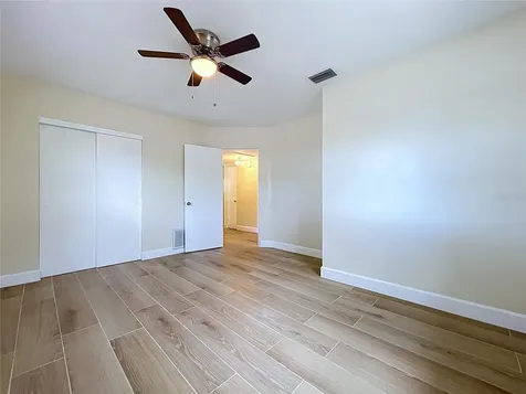 9813 51st Avenue N St Petersburg FL 33708