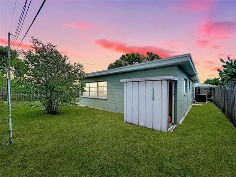 9813 51st Avenue N St Petersburg FL 33708