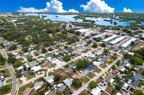 9813 51st Avenue N St Petersburg FL 33708