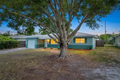 9813 51st Avenue N St Petersburg FL 33708