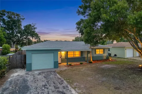 9813 51st Avenue N St Petersburg FL 33708