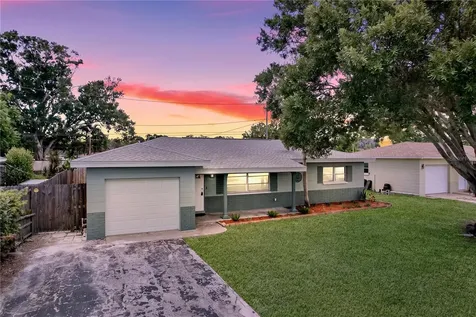 9813 51st Avenue N St Petersburg FL 33708