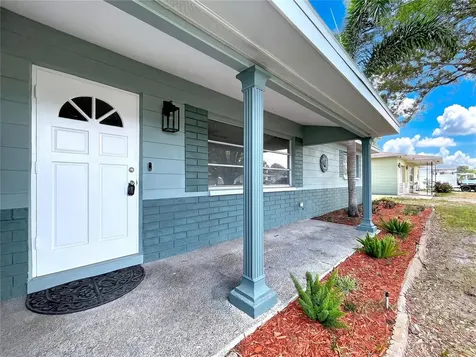 9813 51st Avenue N St Petersburg FL 33708