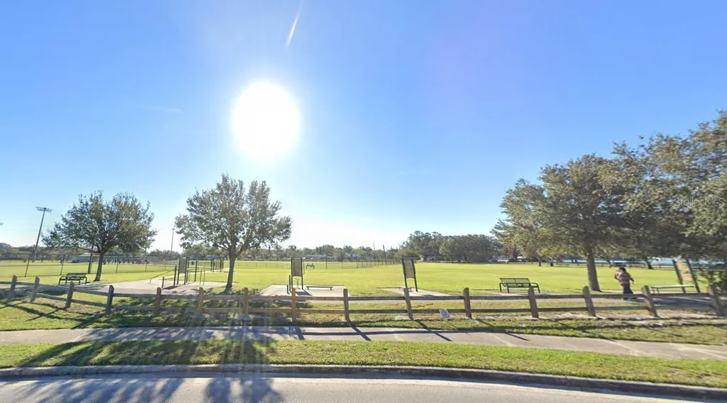 706 Avenue I NE Winter Haven FL 33881