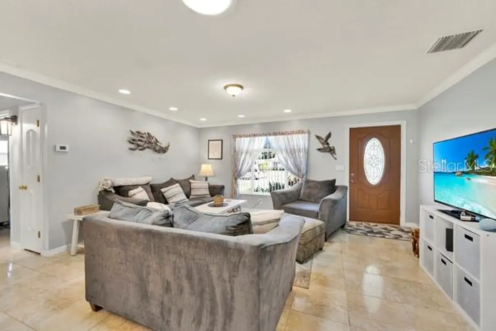 133 Stafford Circle Palm Harbor FL 34684
