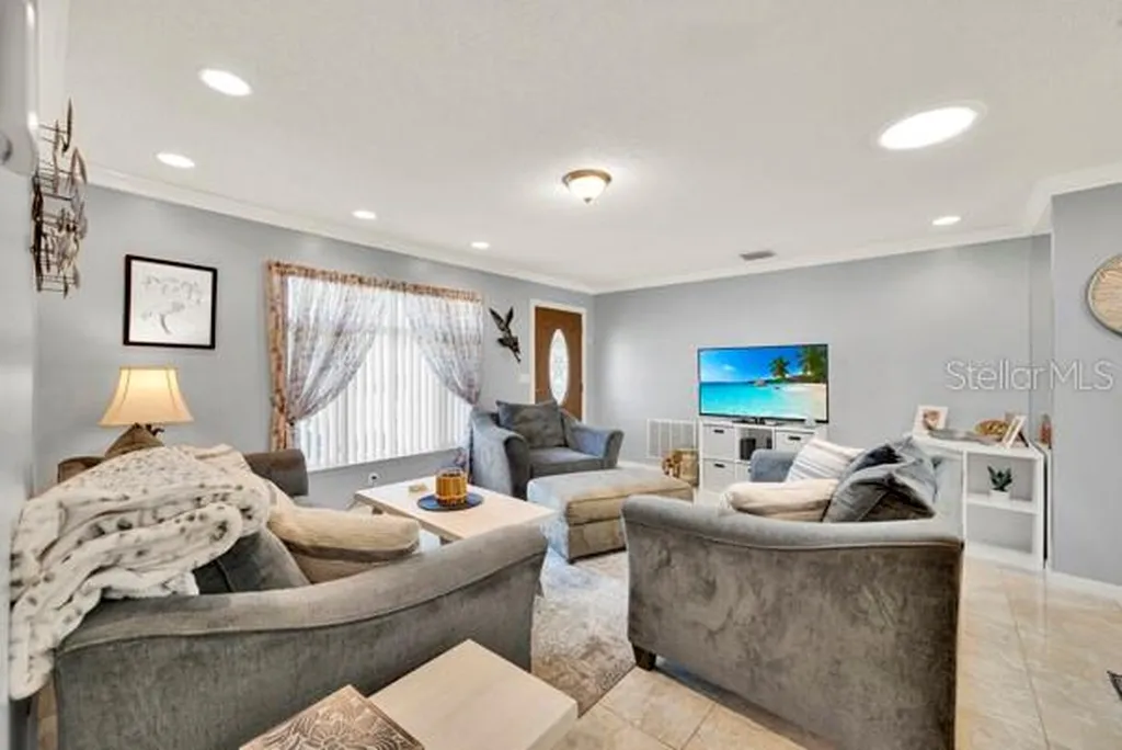 133 Stafford Circle Palm Harbor FL 34684