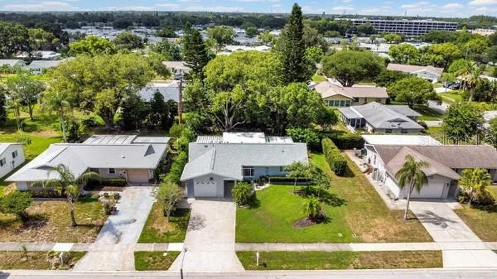 133 Stafford Circle Palm Harbor FL 34684