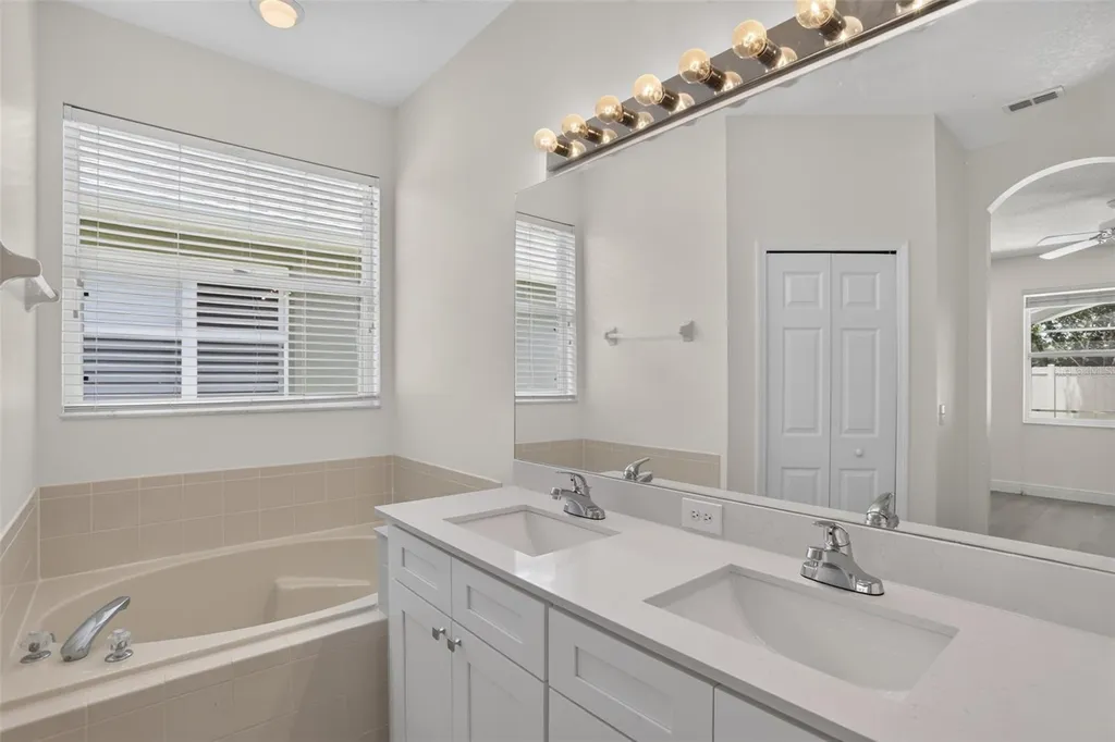 4915 Santa Clara Drive Orlando FL 32837
