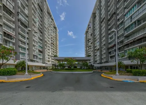 5869 Isla Verde Avenue Carolina PR 00979