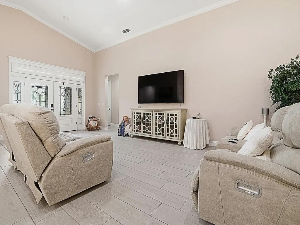 12596 NE 49th Drive Oxford FL 34484