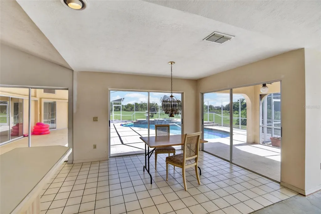 2714 Pine Club Drive Plant City FL 33566