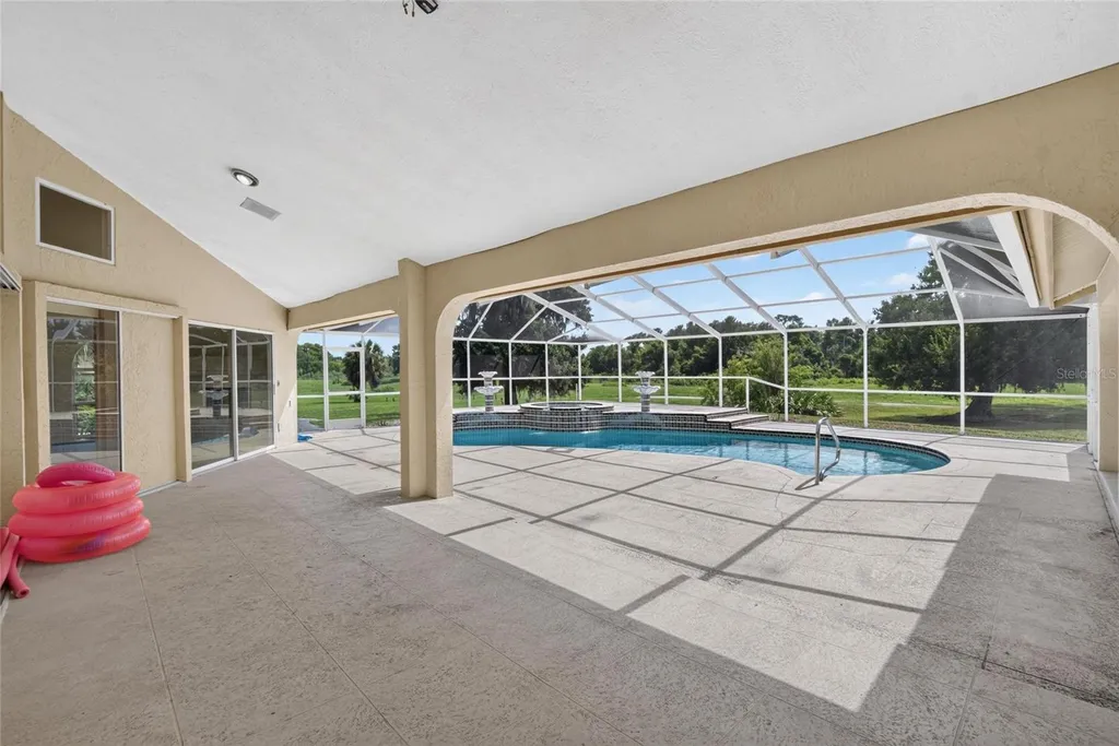 2714 Pine Club Drive Plant City FL 33566
