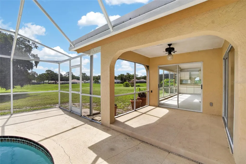 2714 Pine Club Drive Plant City FL 33566