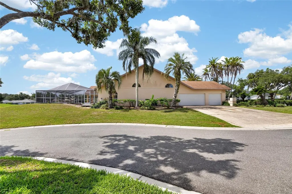 2714 Pine Club Drive Plant City FL 33566