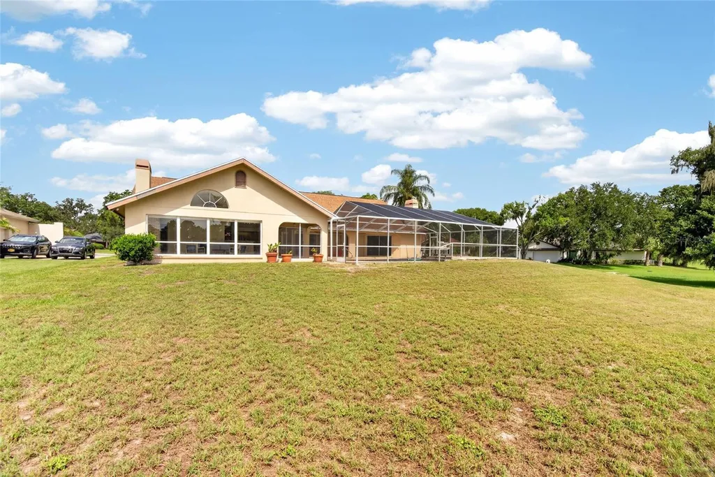 2714 Pine Club Drive Plant City FL 33566
