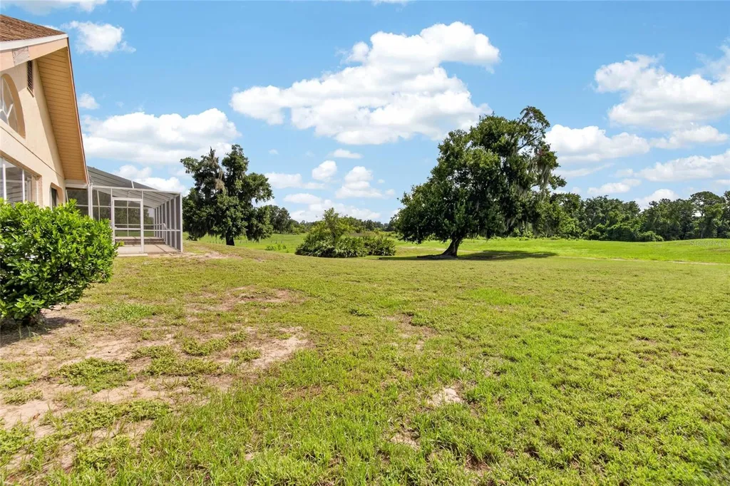 2714 Pine Club Drive Plant City FL 33566