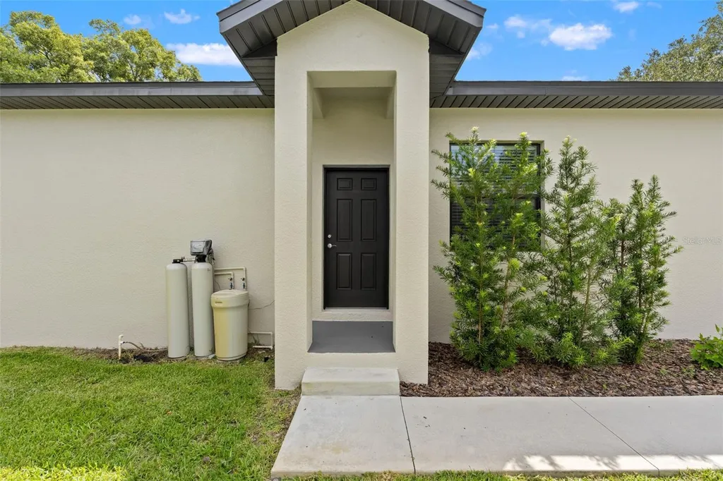 2730 Robertson Trail Lutz FL 33559