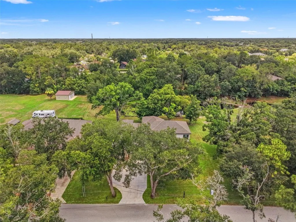 2730 Robertson Trail Lutz FL 33559