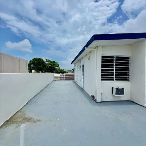 143 Jardines De Country Club Carolina PR 00983