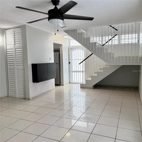 143 Jardines De Country Club Carolina PR 00983