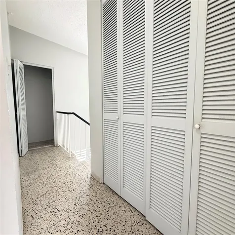 143 Jardines De Country Club Carolina PR 00983