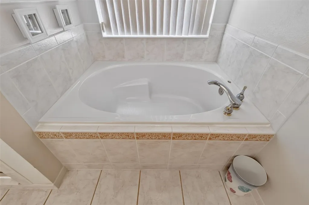 5401 Sir Churchill Drive Leesburg FL 34748