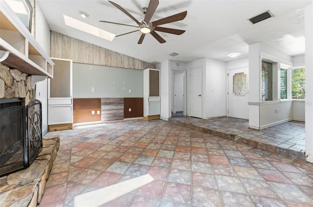 670 Sparrow Avenue Palm Harbor FL 34683