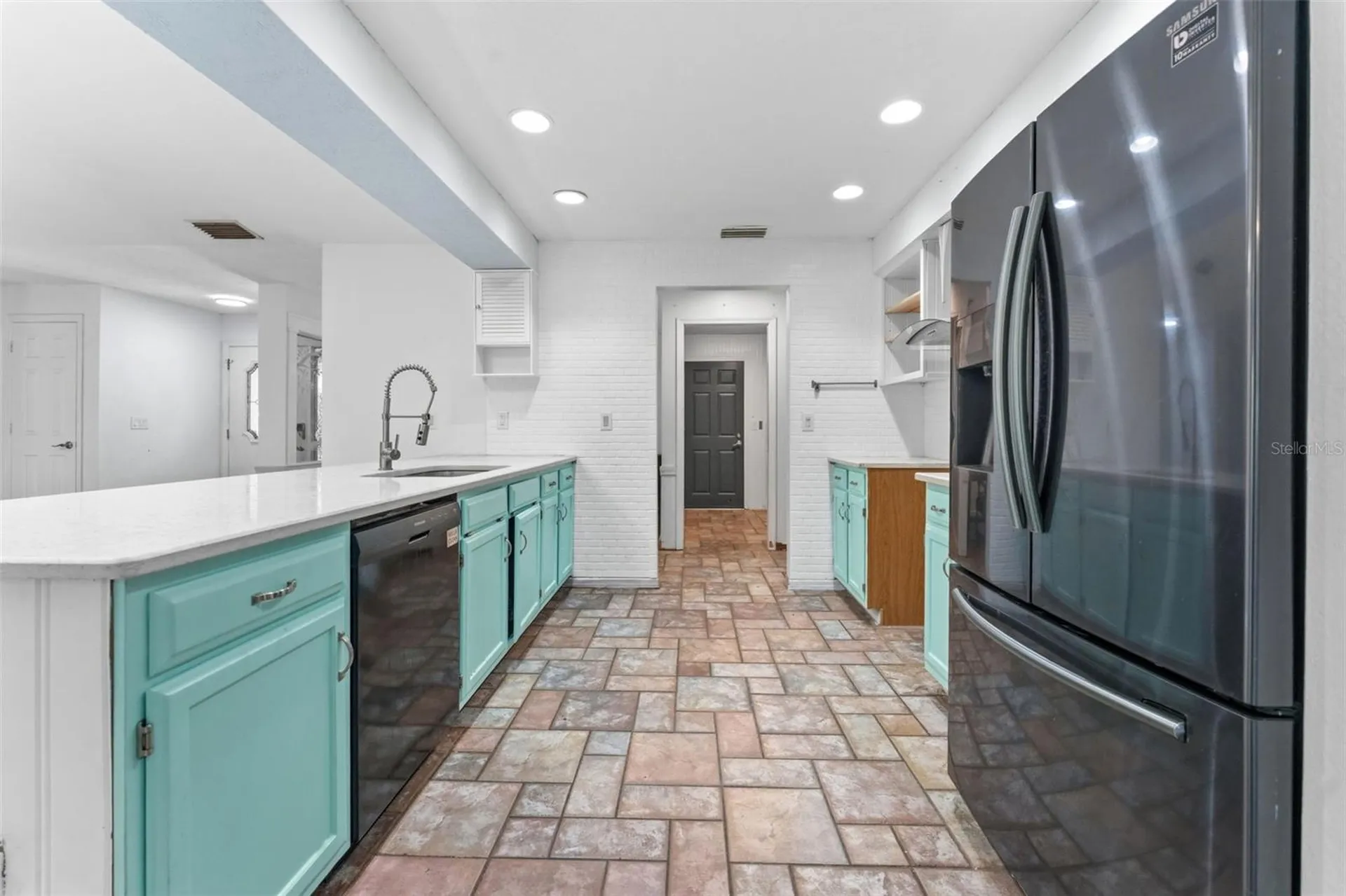 670 Sparrow Avenue Palm Harbor FL 34683