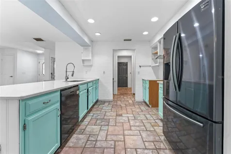 670 Sparrow Avenue Palm Harbor FL 34683