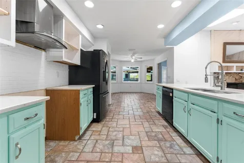 670 Sparrow Avenue Palm Harbor FL 34683