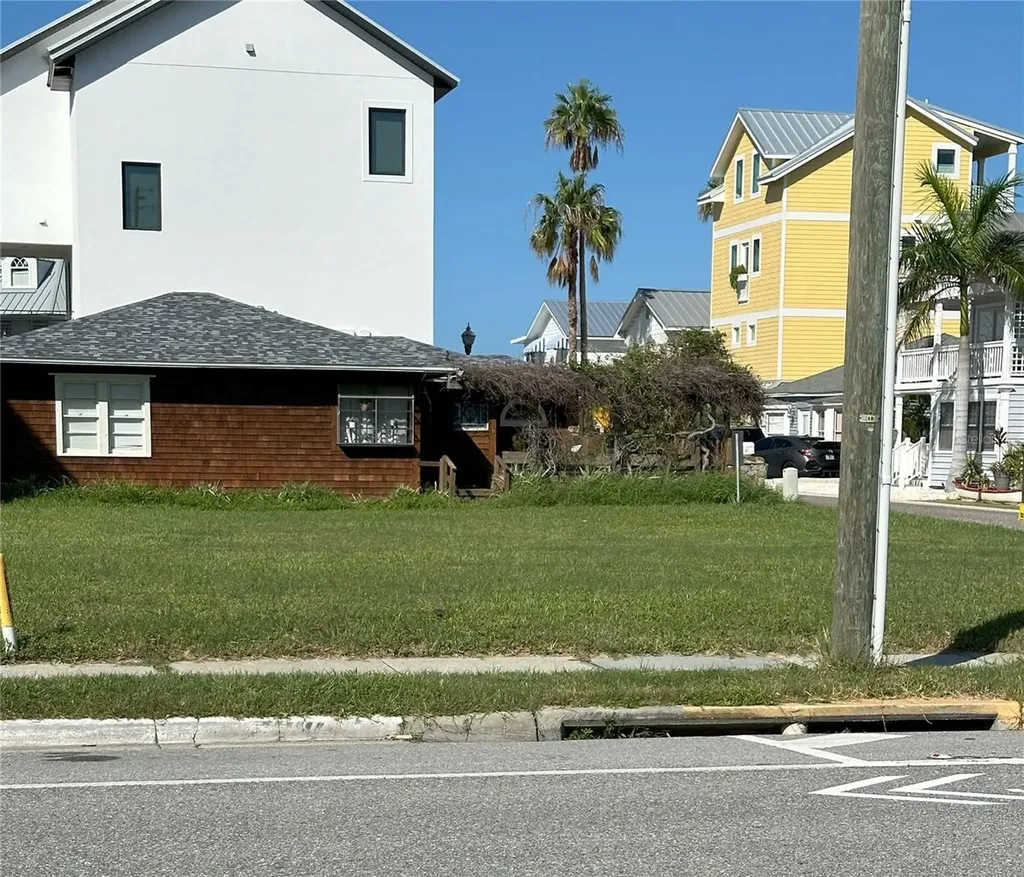 181ST Ave W Redington Shores FL 33708