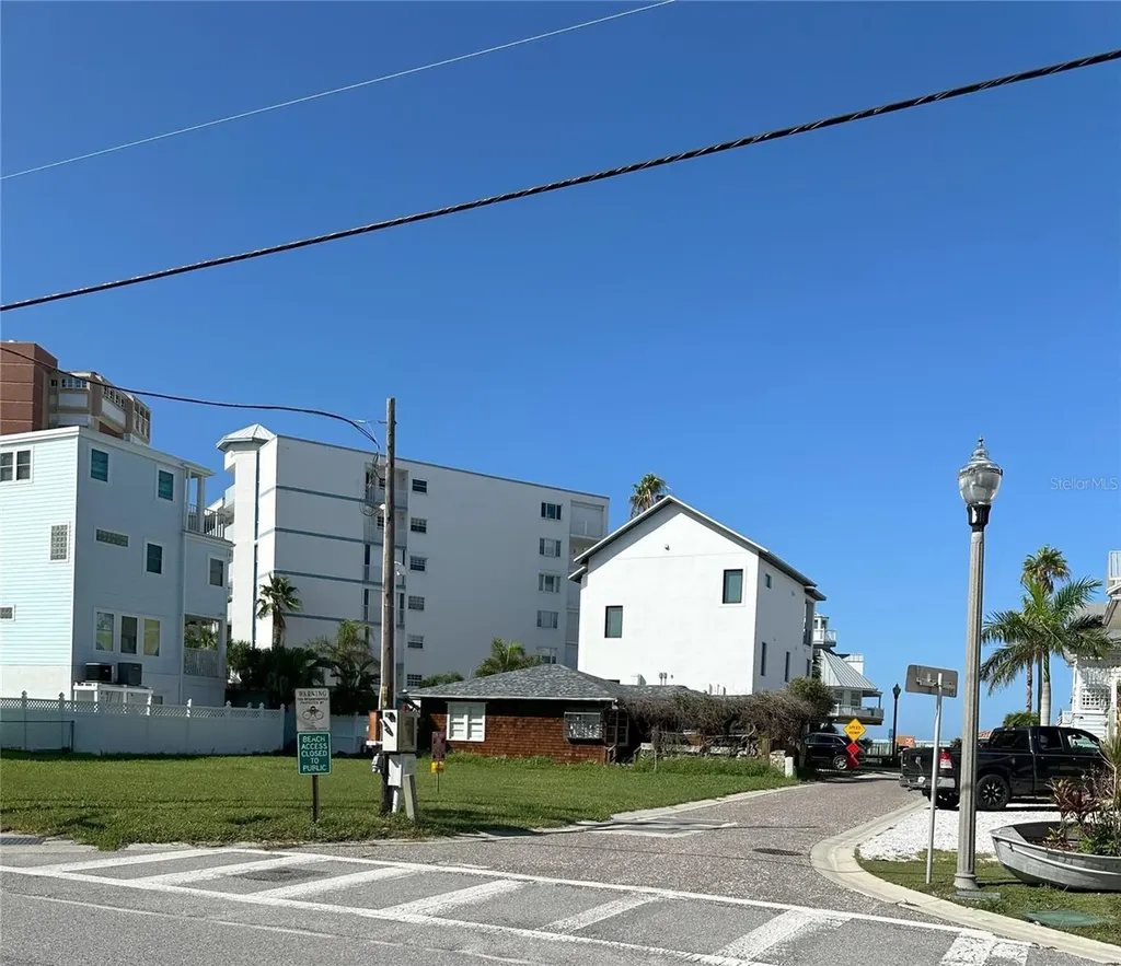 181ST Ave W Redington Shores FL 33708