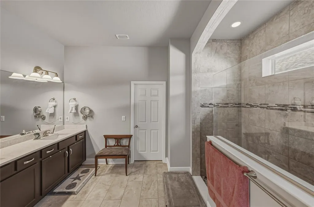 1017 Tracey Ann Loop Seffner FL 33584