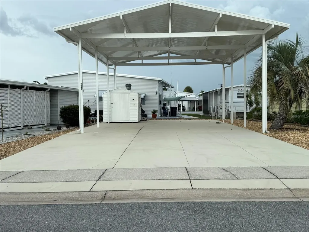 4842 Bobby Avenue Zephyrhills FL 33541