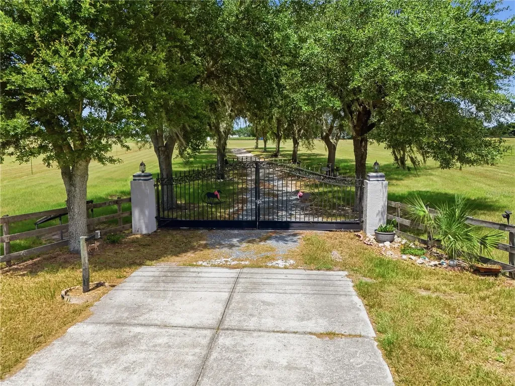 11748 NE Jacksonville Road Anthony FL 32617