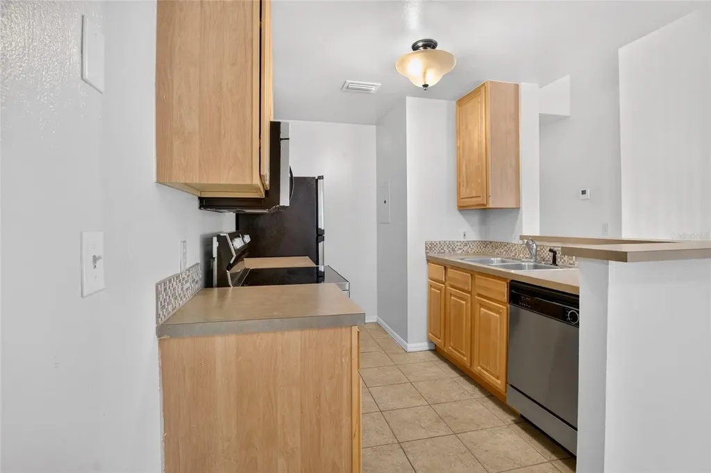 6088 Westgate Drive Orlando FL 32835