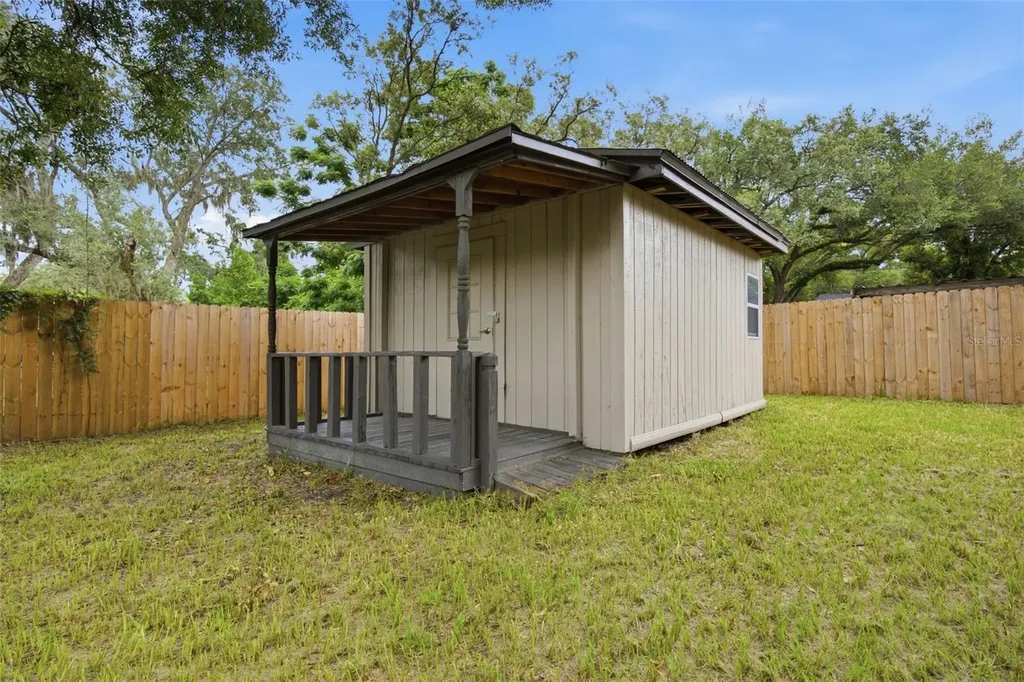 8719 N Temple Avenue Tampa FL 33617