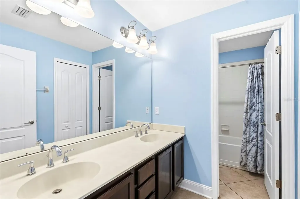 2734 Silvermoss Drive Wesley Chapel FL 33544