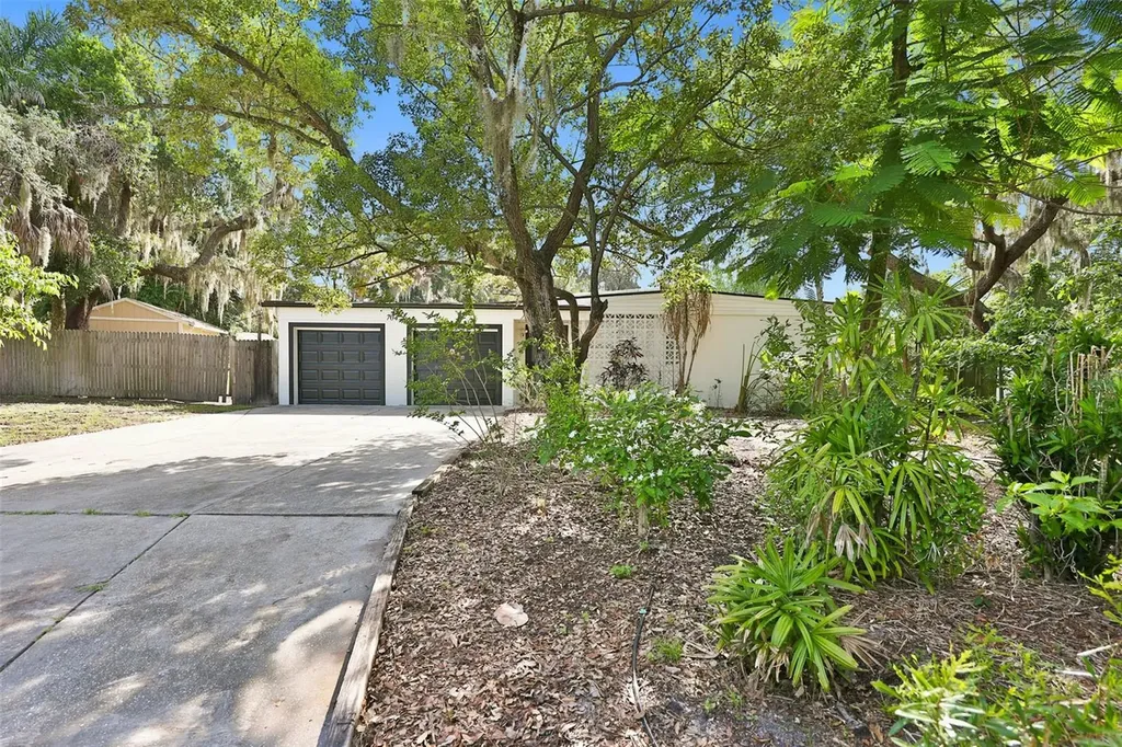 704 E River Drive Tampa FL 33617