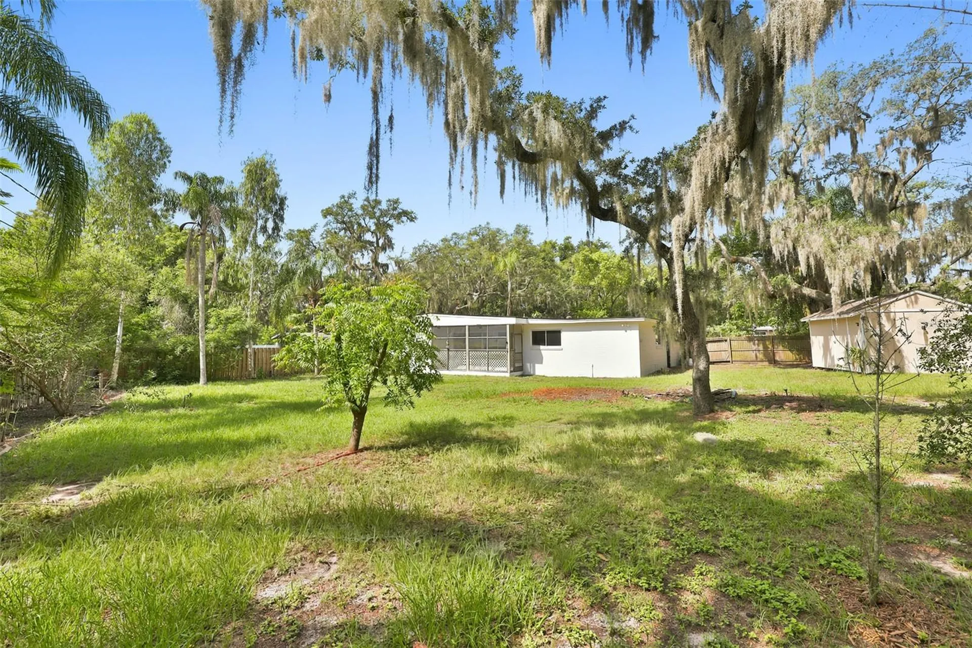 704 E River Drive Tampa FL 33617