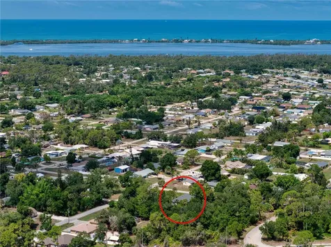 1183 Cedar Avenue Englewood FL 34223